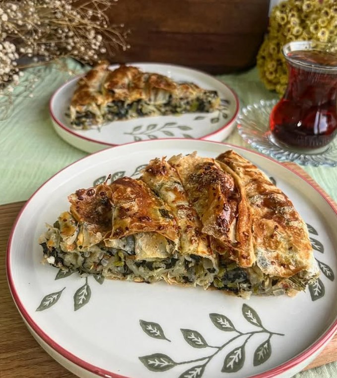 El Açması Nefis Ispanaklı Börek Tarifi - 4