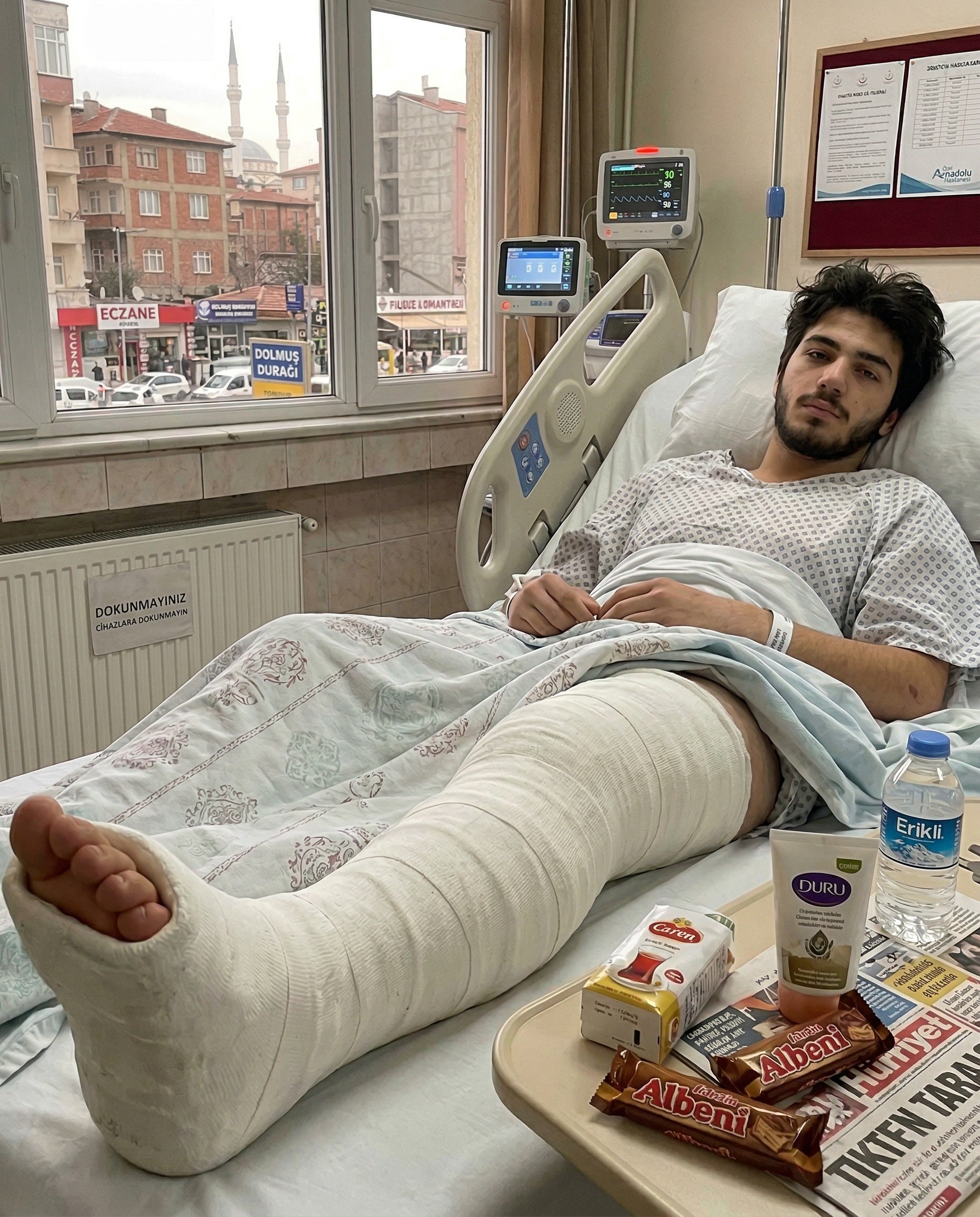 18 yaşındaki oğlum bir trafik kazasında ölümden döndü ama araçtaki kadının kim olduğu gerçeğine hazır değildim - 1
