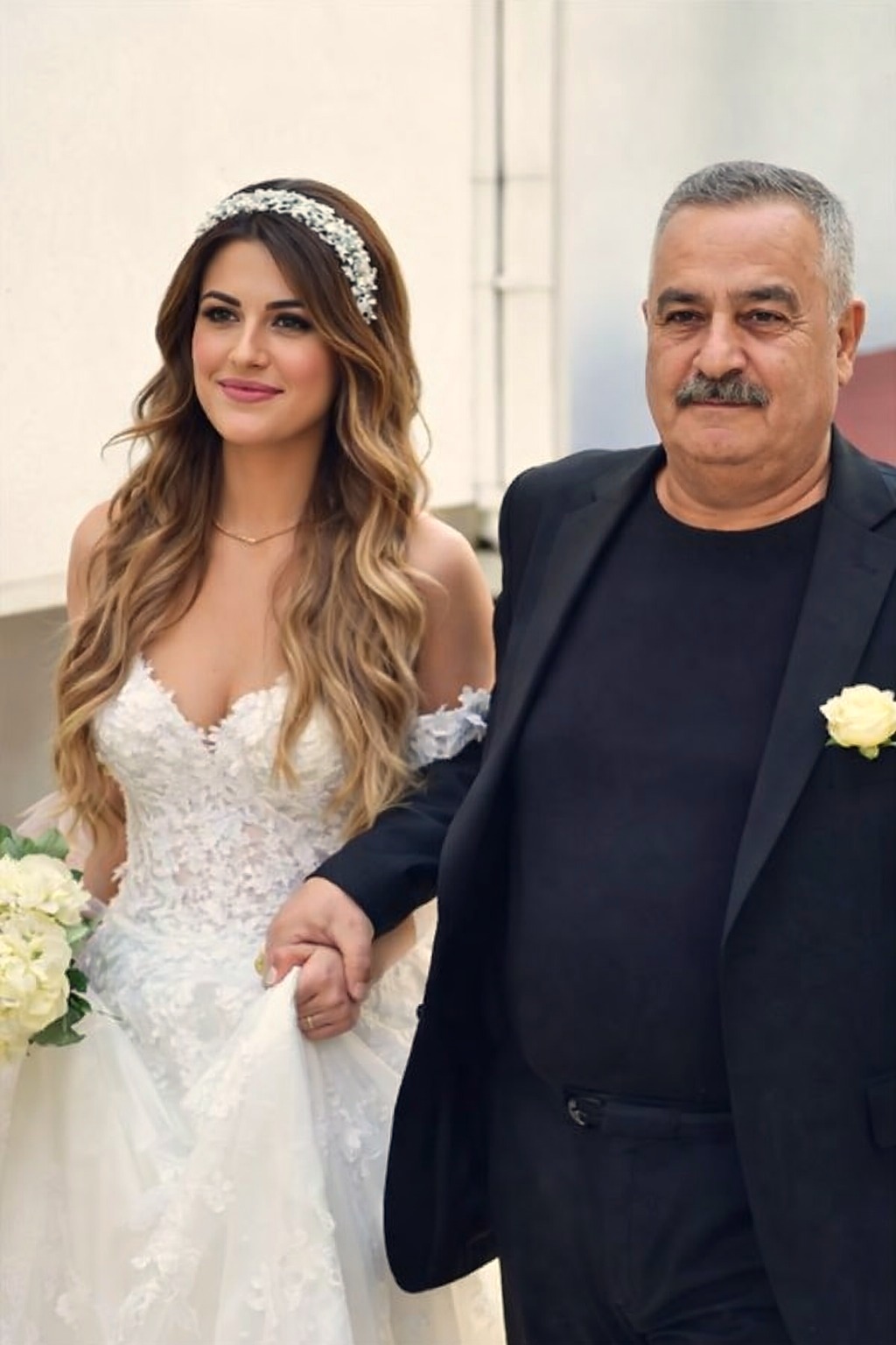 Sevgili olalım gençsin güzelsin - 2