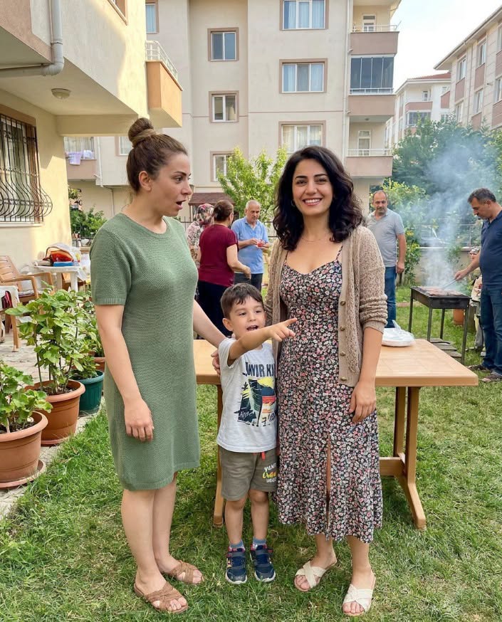 Kocamanın 40. yaş gününü arka bahçemizde kutluyorduk - 1