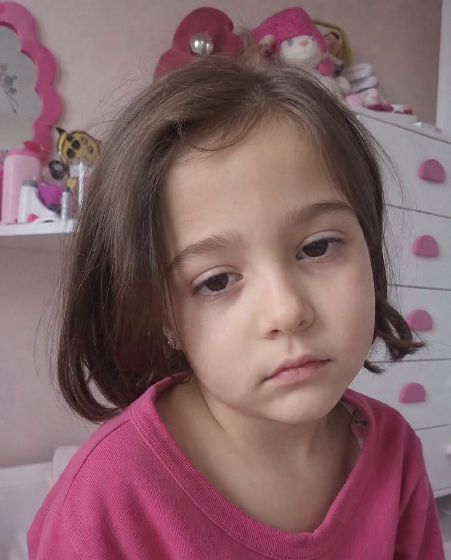 Ablam, ölümcül bir hastalığa yakalanmış 5 yaşındaki bir kızı evlat edindi - 1