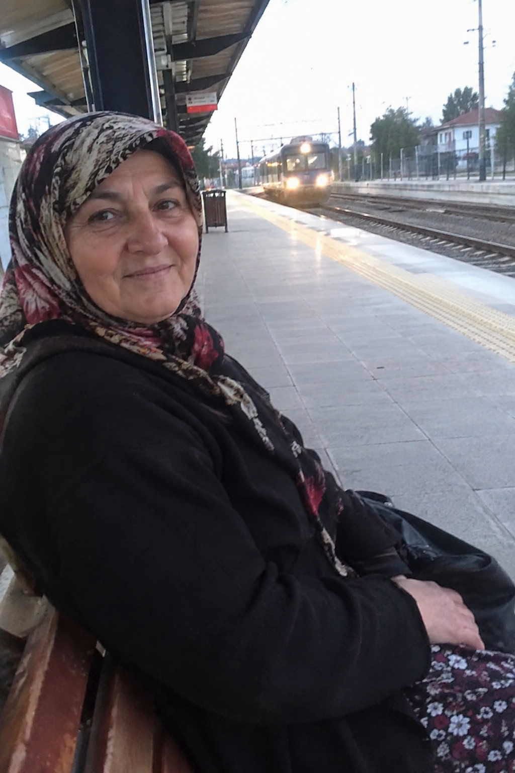ANNEM 30 YIL BOYUNCA HER PAZAR AYNI TREN İSTASYONUNA GİTTİ - 1