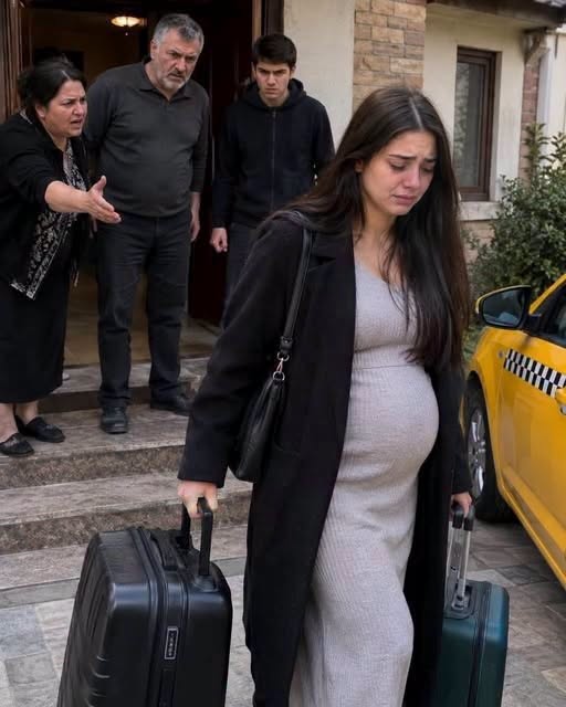 19 yaşındayken anne babası ve öz kardeşi - 2