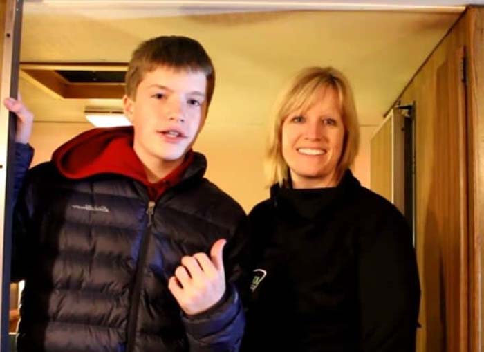 13 Yaşındaki Çocuk 1500 Dolara Ev İnşa Etti Bakın Kapıyı Açınca Neler Göreceksiniz - 3