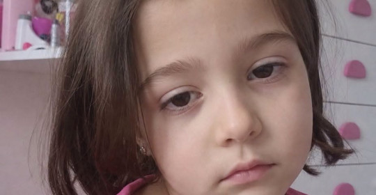 Ablam, ölümcül bir hastalığa yakalanmış 5 yaşındaki bir kızı evlat edindi