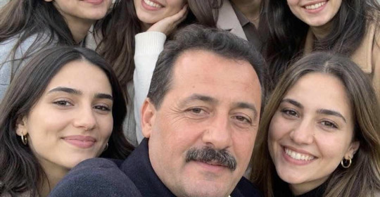 Eşim beni ve 6 kızımızı zengin patronu için terk etti