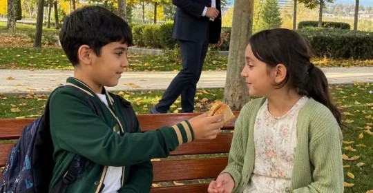 Oğlunu Gizlice Takip Etti