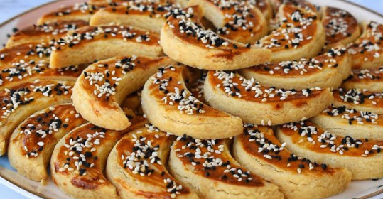 Tuzlu Ay Kurabiye Tarifi