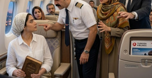 Uçakta sade kıyafetli kadını pencere kenarı