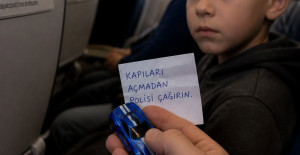 İnişe Dakikalar Kala Sıkıştırılan Oyuncak