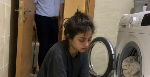 İş seyahatinden gece yarısı döndüğümde, kızımı zifiri karanlıkta