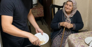 YAŞLI BİR KADININ EVİNİ AYLARCA TEMİZLEDİ