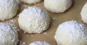 Çocuklar Buna Bayılacak Hindistan Cevizli Kartopu Kurabiye Tarifi