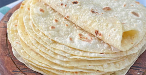 5 Dakikada Mayasız Lavaş Tarifi