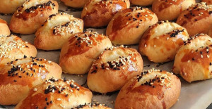Kıyır Mayasız Mini Peynirli Poğaça Tarifi