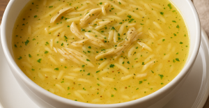 Şehriyeli Tavuk Suyu Çorbası Tarifi