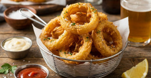 Et Yemeklerinin En İyi Eşlikçisi Çıtır Soğan Halkası Tarifi 