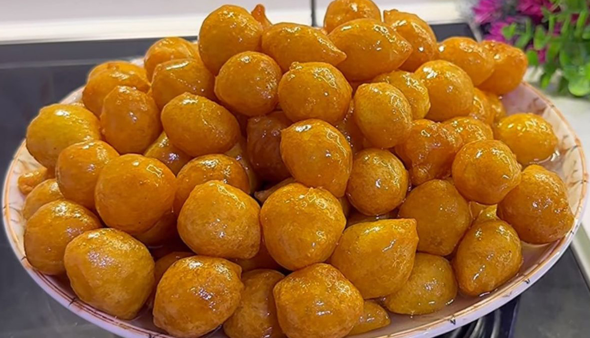 Düğünlerde Yapılan Ev Yapımı Çıtır Lokma Tatlısı Tarifi - 1