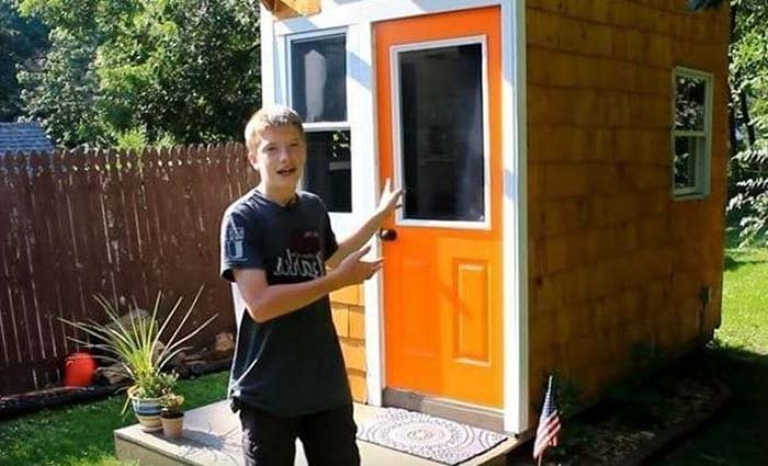 13 Yaşındaki Çocuk 1500 Dolara Ev İnşa Etti Bakın Kapıyı Açınca Neler Göreceksiniz - 5