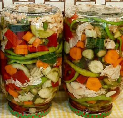 Kaynar Suyla Çıtır Çıtır Karışık Lahana Turşu Tarifi - 1