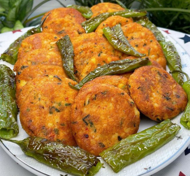 Ekonomik ve Aşırı Lezzetli Patates Köftesi Tarifi - 1