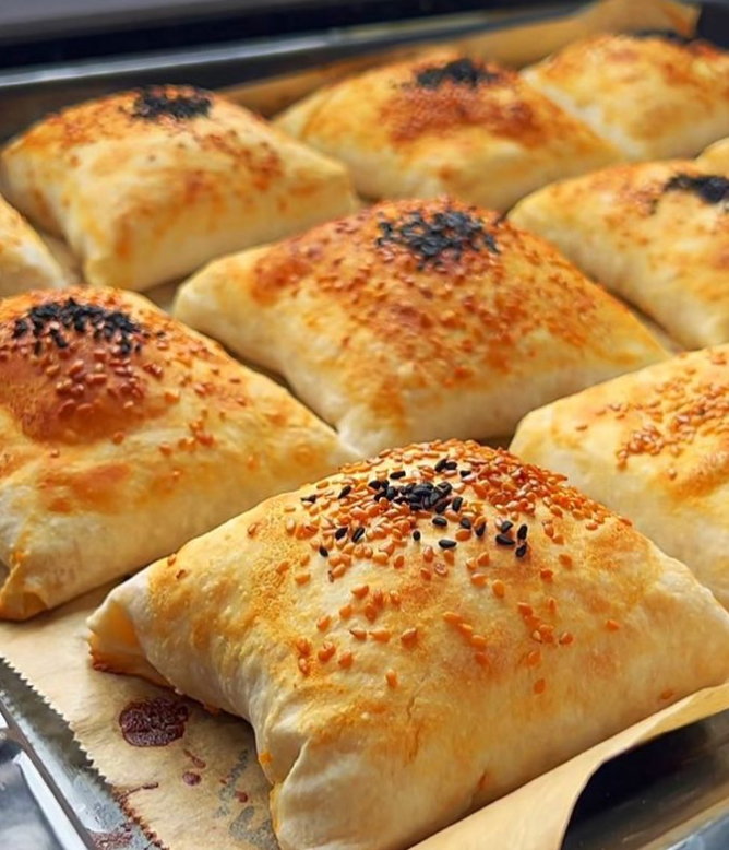 Annemin Nefis Patatesli Börek Tarifi - 2