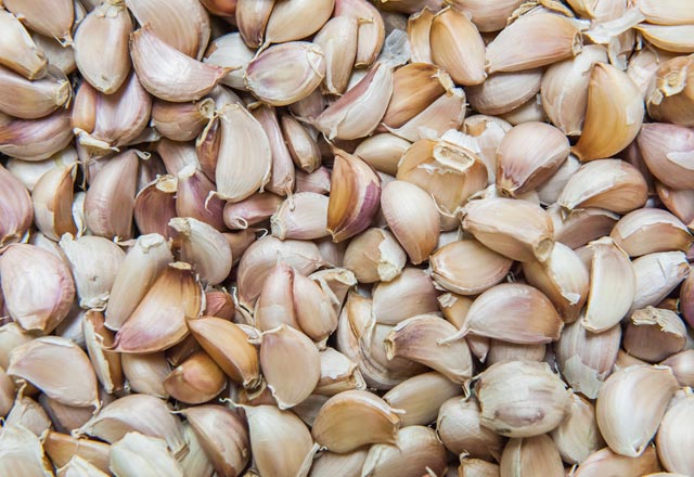 Karaciğerinizin kötü olduğuna işaret eden dildeki beyazlığı bitiren yöntem - 3