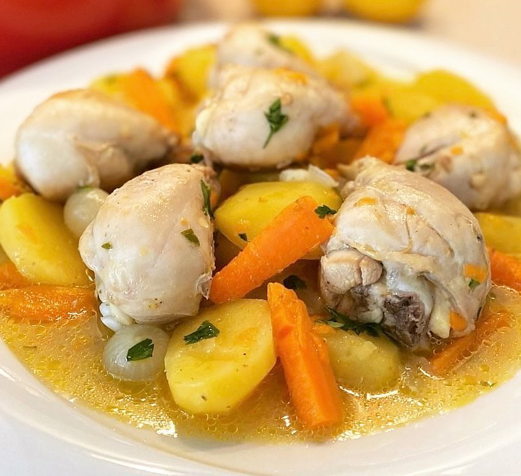 Pratik ve Doyurucu Sebzeli Tavuk Haşlama Tarifi - 3