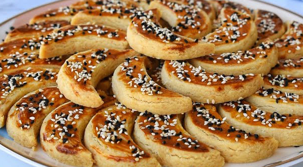 Tuzlu Ay Kurabiye Tarifi - 3