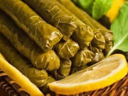 Kıymalı Yaprak Sarma Tarifi - 1