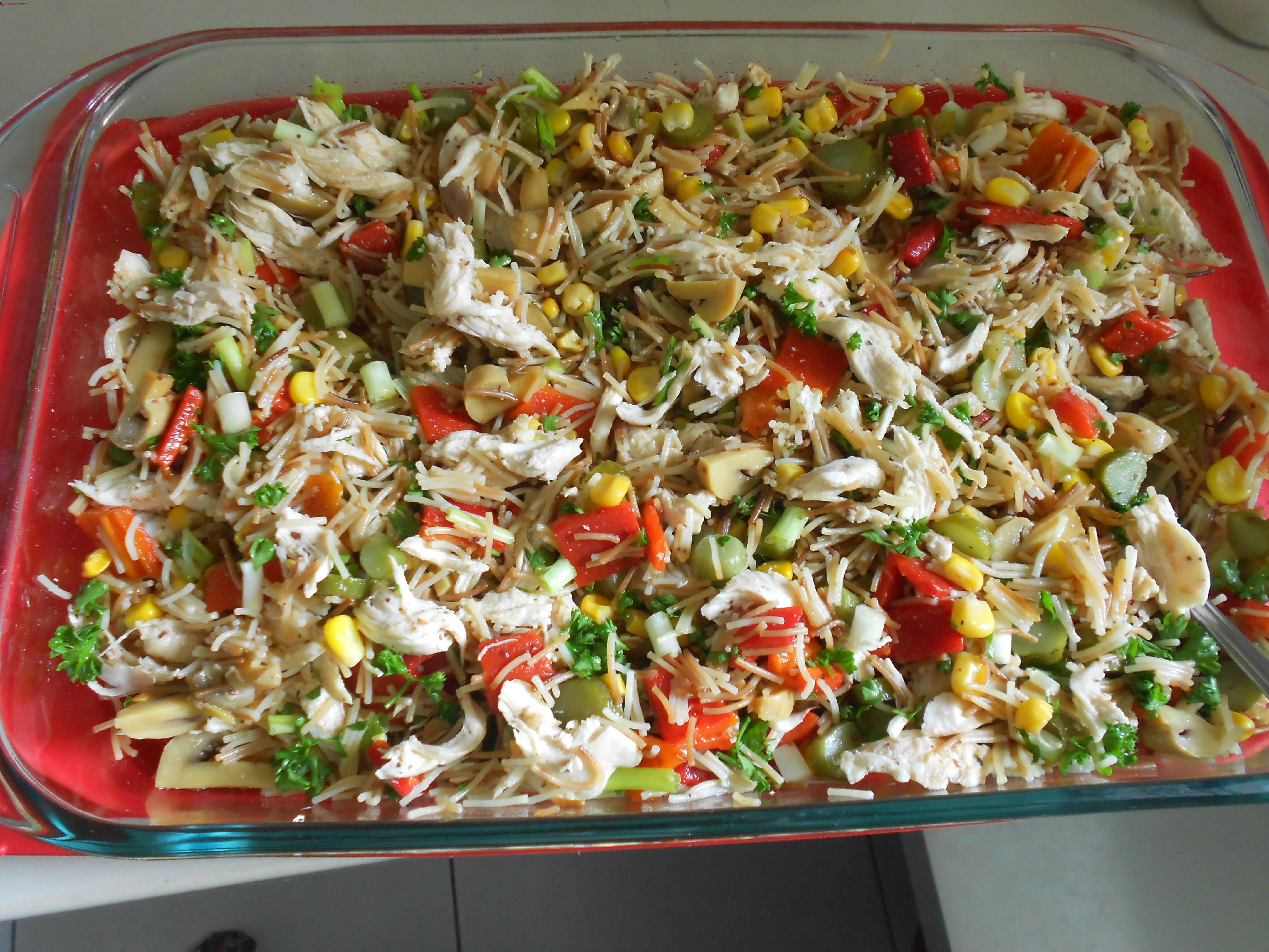 Sırrı Sosunda Arpa Şehriye Salatası Tarifi - 4