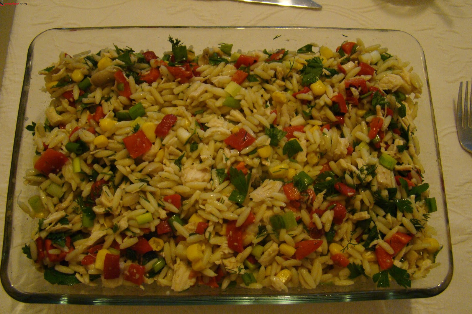 Sırrı Sosunda Arpa Şehriye Salatası Tarifi - 3