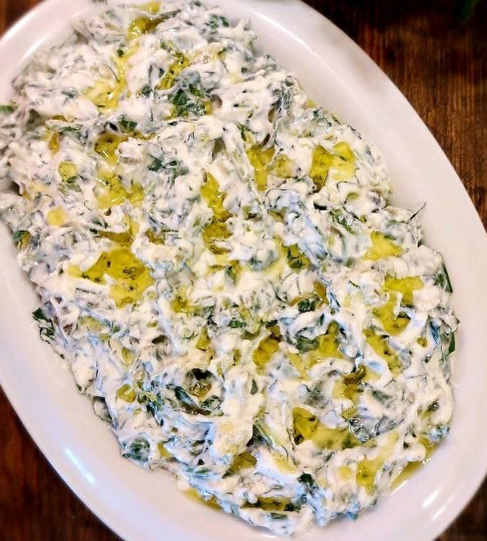 Yoğurtlu Roka Salatası Tarifi - 2