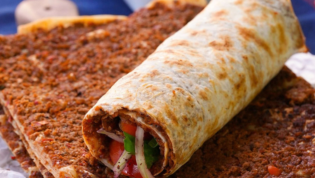 Hazır Yufkadan Ev Yapımı Pratik Lahmacun Tarifi - 1