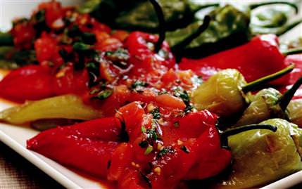 Yumurtalı Biber Kızartması Tarifi - 2